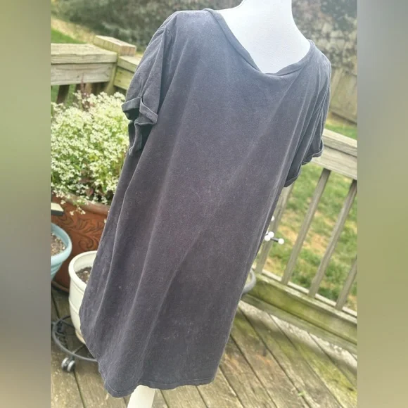 Vintage Torrid Heart and Bones Distressed Weathered Grey Tee in Size 2 - Picture 5 of 7